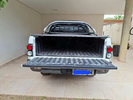 MITSUBISHI-L200-2009