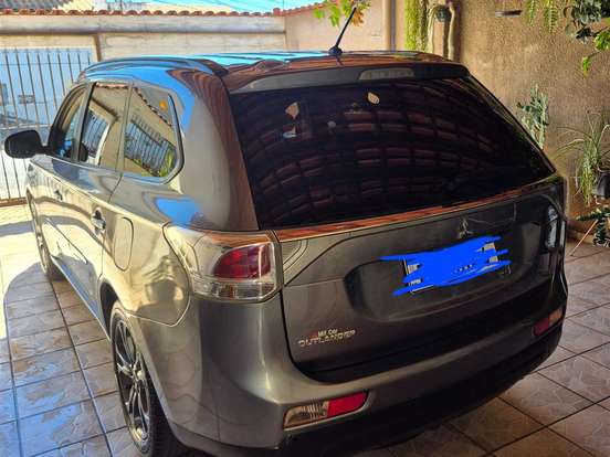 MITSUBISHI-OUTLANDER-2.0 16V GASOLINA 4P AUTOMÁTICO MITSUBISHI-OUTLANDER-2014