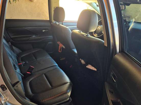 MITSUBISHI-OUTLANDER-2.0 16V GASOLINA 4P AUTOMÁTICO MITSUBISHI-OUTLANDER-2014