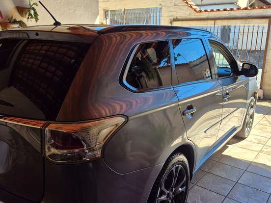 MITSUBISHI-OUTLANDER-2.0 16V GASOLINA 4P AUTOMÁTICO MITSUBISHI-OUTLANDER-2014