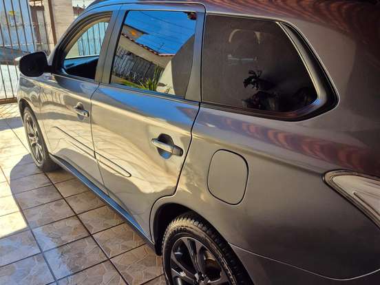 MITSUBISHI-OUTLANDER-2.0 16V GASOLINA 4P AUTOMÁTICO MITSUBISHI-OUTLANDER-2014