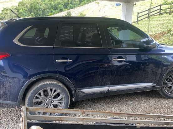 MITSUBISHI-OUTLANDER-3.0 GT 4X4 V6 24V GASOLINA 4P AUTOMÁTICO MITSUBISHI-OUTLANDER-2015