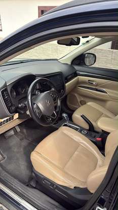 MITSUBISHI-OUTLANDER-2015