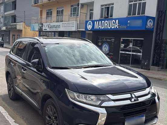 MITSUBISHI-OUTLANDER-3.0 GT 4X4 V6 24V GASOLINA 4P AUTOMÁTICO MITSUBISHI-OUTLANDER-2015