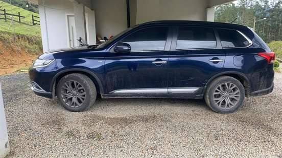 MITSUBISHI-OUTLANDER-2015