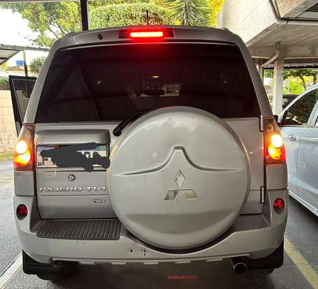 MITSUBISHI-PAJERO TR4-2012