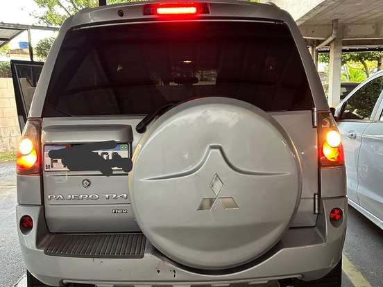 MITSUBISHI-PAJERO TR4-2.0 4X2 16V 140CV FLEX 4P AUTOMÁTICO MITSUBISHI-PAJERO TR4-2012