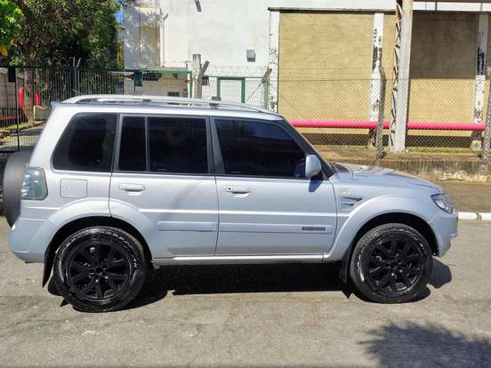 MITSUBISHI-PAJERO TR4-2.0 4X4 16V FLEX 4P MANUAL MITSUBISHI-PAJERO TR4-2010