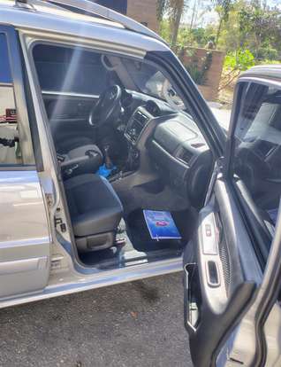 MITSUBISHI-PAJERO TR4-2010