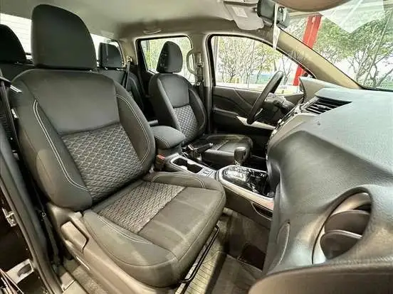 NISSAN-FRONTIER-2025