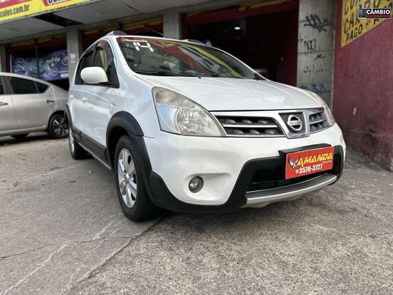 NISSAN-LIVINA-2014