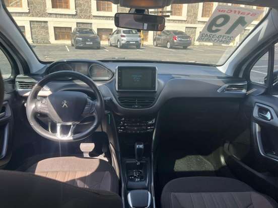 PEUGEOT-2008-1.6 16V FLEX GRIFFE 4P AUTOMÁTICO PEUGEOT-2008-2018