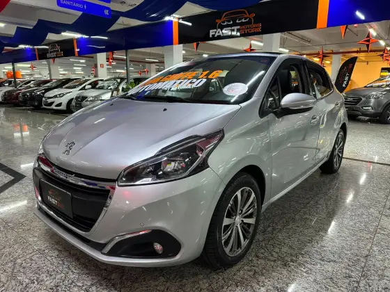 PEUGEOT 208 1.6 GRIFFE 16V FLEX 4P AUTOMÁTICO PEUGEOT 208 1.6 GRIFFE 16V FLEX 4P AUTOMÁTICO