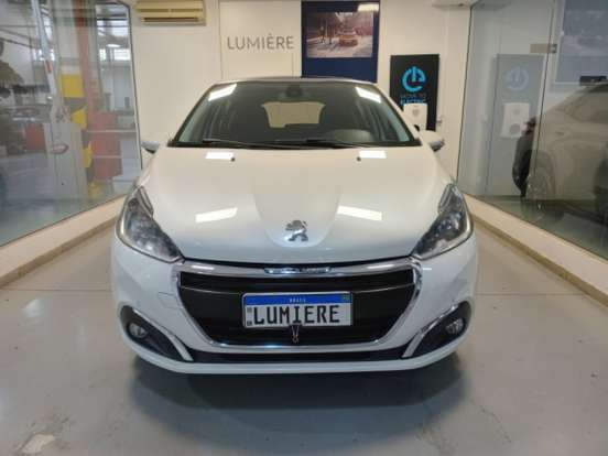 PEUGEOT-208-2016