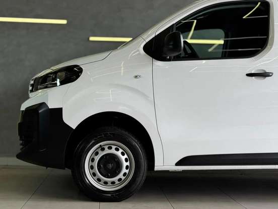 PEUGEOT-EXPERT-2025