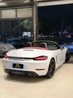 PORSCHE-718-2024