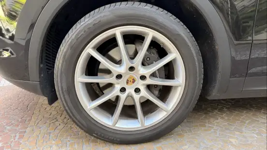 PORSCHE-CAYENNE-2018