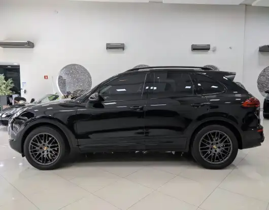 PORSCHE-CAYENNE-2016