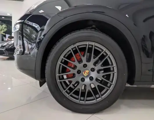 PORSCHE-CAYENNE-2016