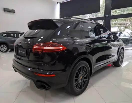 PORSCHE-CAYENNE-2016