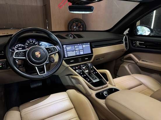 PORSCHE-CAYENNE-2020
