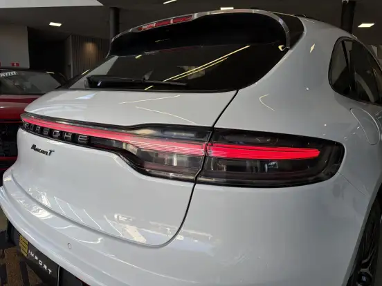 PORSCHE-MACAN-2023