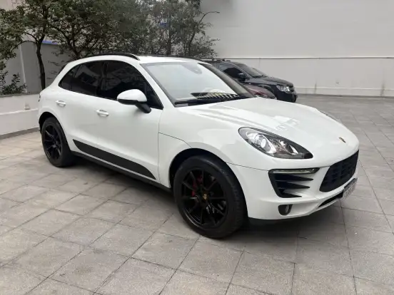 PORSCHE-MACAN-2014