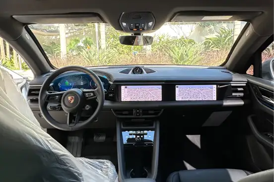 PORSCHE-MACAN-2025