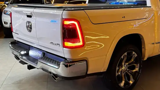 RAM-1500-5.7 V8 GASOLINA LIMITED CD 4X4 AUTOMÁTICO RAM-1500-2024