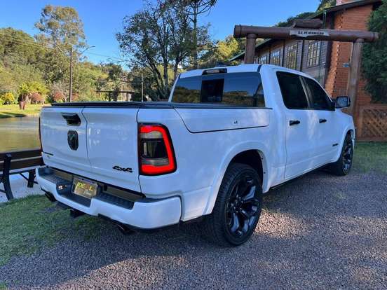 RAM-1500-5.7 V8 GASOLINA LIMITED NIGHT EDITION CD 4X4 AUTOMÁTICO RAM-1500-2024