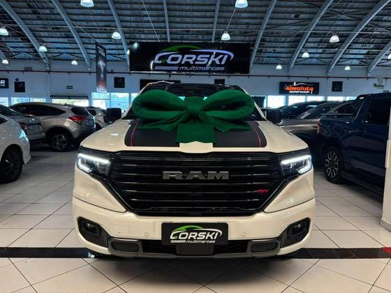 RAM RAMPAGE 2.0 HURRICANE 4 TURBO GASOLINA R/T 4X4 AUTOMÁTICO