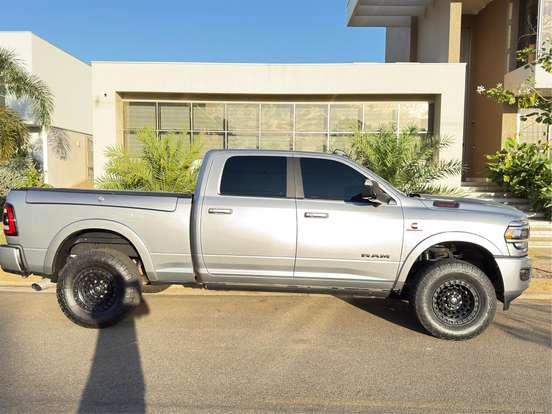 RAM-3500-6.7 I6 TURBO DIESEL LARAMIE NIGHT EDITION CD 4X4 AUTOMÁTICO RAM-3500-2022