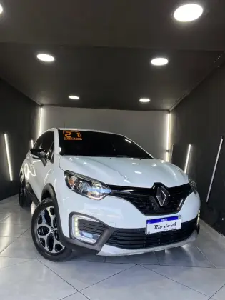 RENAULT CAPTUR 1.6 16V SCE FLEX INTENSE X-TRONIC RENAULT CAPTUR 1.6 16V SCE FLEX INTENSE X-TRONIC