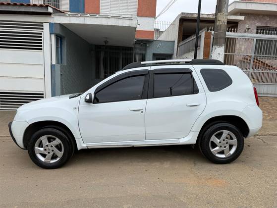 RENAULT DUSTER 2.0 DYNAMIQUE 4X2 16V FLEX 4P AUTOMÁTICO