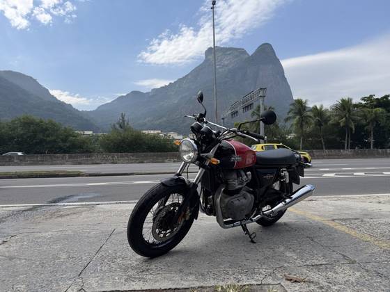 ROYAL ENFIELD INTERCEPTOR 