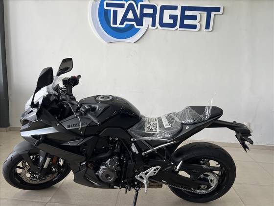 SUZUKI GSX-8R 