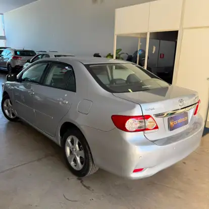 TOYOTA-COROLLA-2011