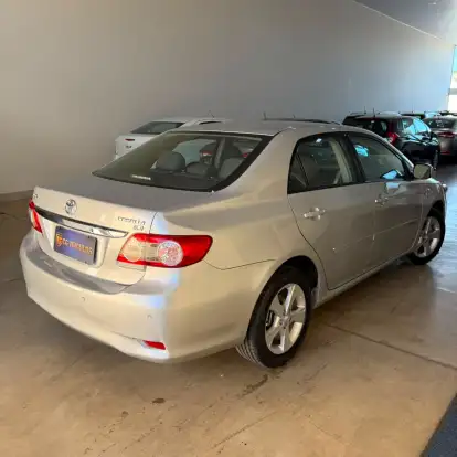 TOYOTA-COROLLA-2011