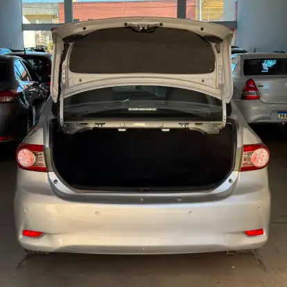 TOYOTA-COROLLA-2011