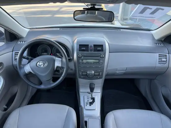 TOYOTA-COROLLA-2010