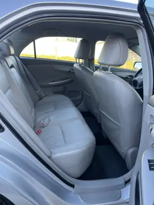 TOYOTA-COROLLA-2010