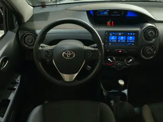 TOYOTA-ETIOS-1.5 X PLUS SEDAN 16V FLEX 4P AUTOMÁTICO TOYOTA-ETIOS-2021