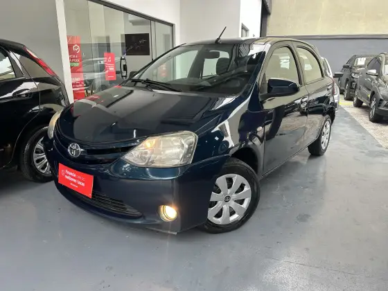TOYOTA ETIOS 1.5 XS 16V FLEX 4P MANUAL TOYOTA ETIOS 1.5 XS 16V FLEX 4P MANUAL