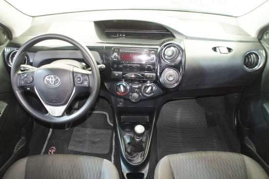 TOYOTA-ETIOS-2018