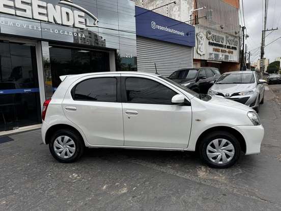 TOYOTA-ETIOS-1.5 XS 16V FLEX 4P AUTOMÁTICO TOYOTA-ETIOS-2016