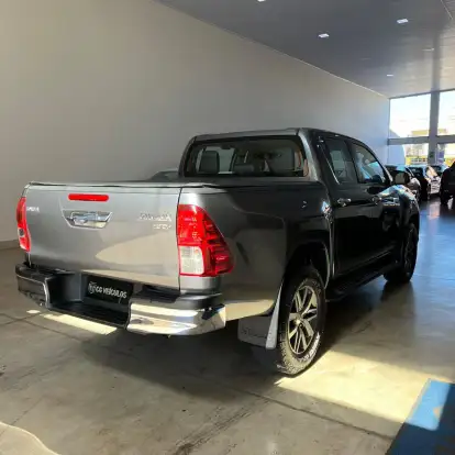 TOYOTA-HILUX-2019