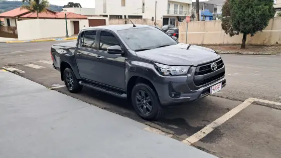 TOYOTA HILUX 2.8 D-4D TURBO DIESEL CD SR 4X4 AUTOMÁTICO TOYOTA HILUX 2.8 D-4D TURBO DIESEL CD SR 4X4 AUTOMÁTICO