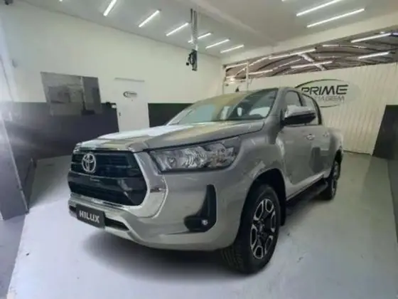 TOYOTA HILUX 2.8 D-4D TURBO DIESEL CD SR 4X4 AUTOMÁTICO TOYOTA HILUX 2.8 D-4D TURBO DIESEL CD SR 4X4 AUTOMÁTICO