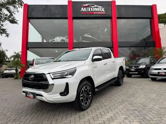 TOYOTA HILUX 2.8 D-4D TURBO DIESEL CD SRX 4X4 AUTOMÁTICO TOYOTA HILUX 2.8 D-4D TURBO DIESEL CD SRX 4X4 AUTOMÁTICO