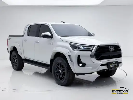 TOYOTA-HILUX-2025